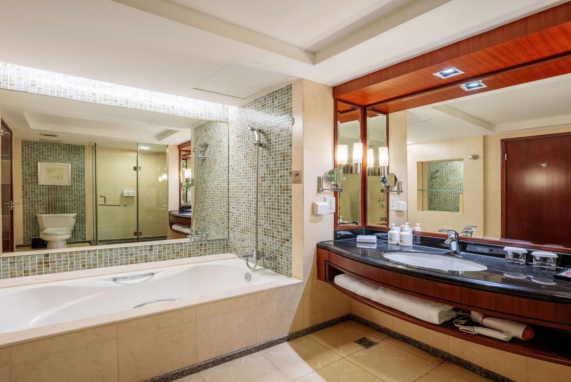 Ramada Beijing North Hotel Changping Exterior foto