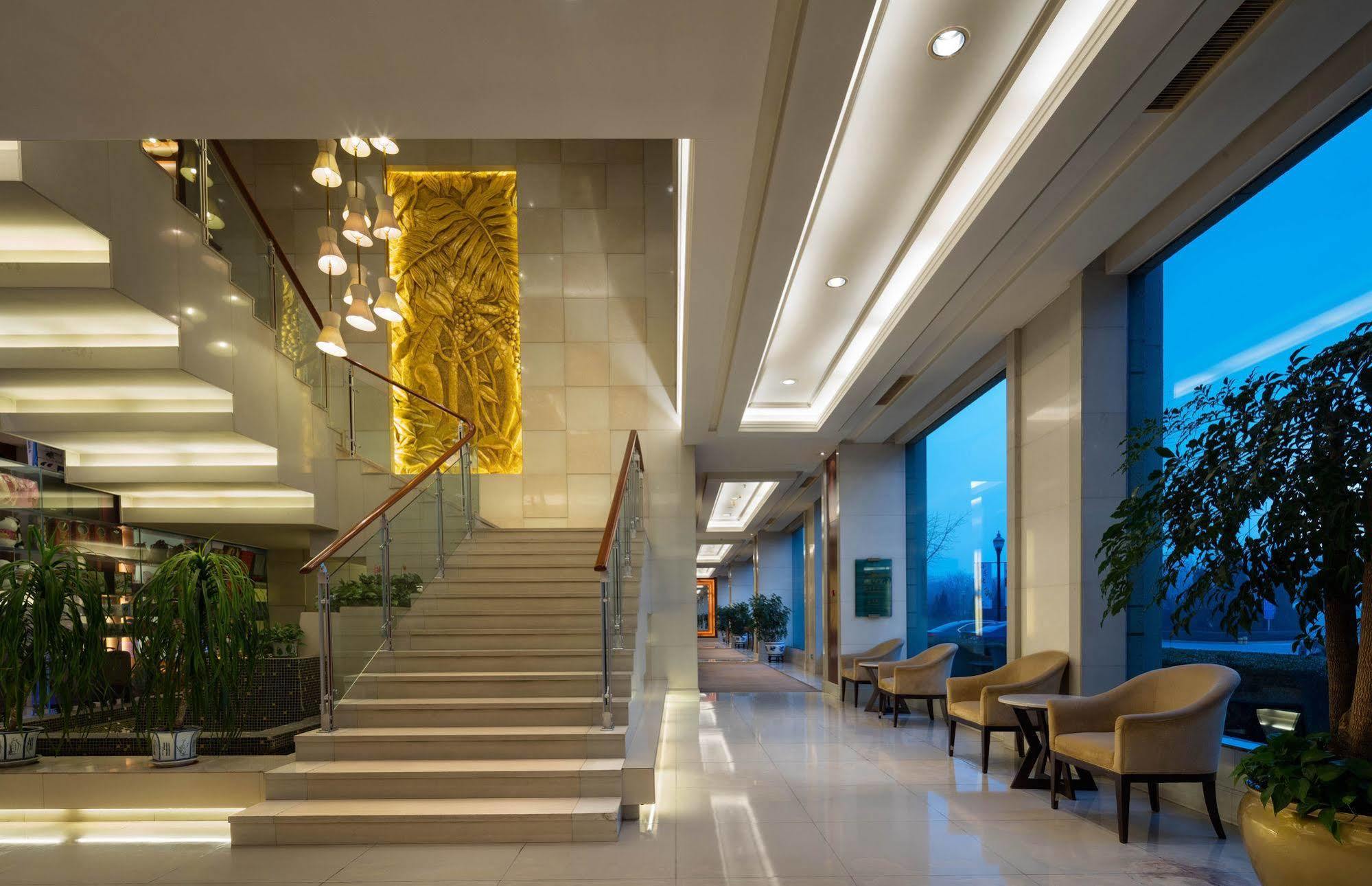 Ramada Beijing North Hotel Changping Exterior foto